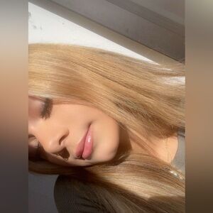 Meet your Posher, Elvia